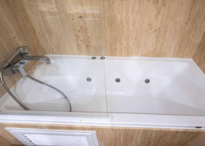 Apto Nueva Andalucia Puerto Banus Vigilancia 24h * ماربيا