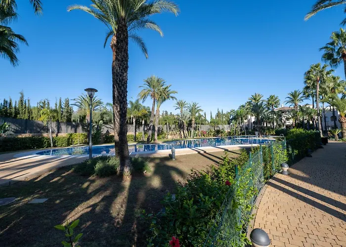 Apto Nueva Andalucia Puerto Banus Vigilancia 24h شقة ماربيا