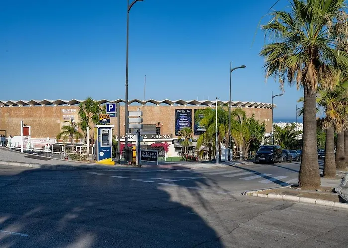 Apto Nueva Andalucia Puerto Banus Vigilancia 24h Апартаменты *