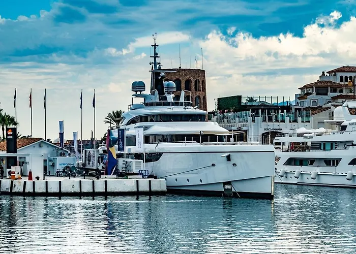 Апартаменты Apto Nueva Andalucia Puerto Banus Vigilancia 24h *