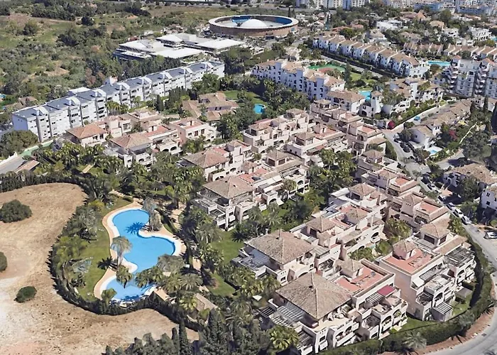 Apto Nueva Andalucia Puerto Banus Vigilancia 24h شقة