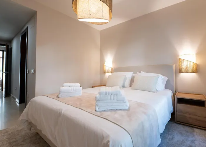 Apto Nueva Andalucia Puerto Banus Vigilancia 24h דירה